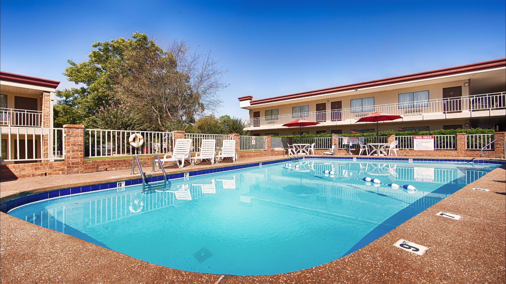 Hotel photo 6 of Best Western Winners Circle.