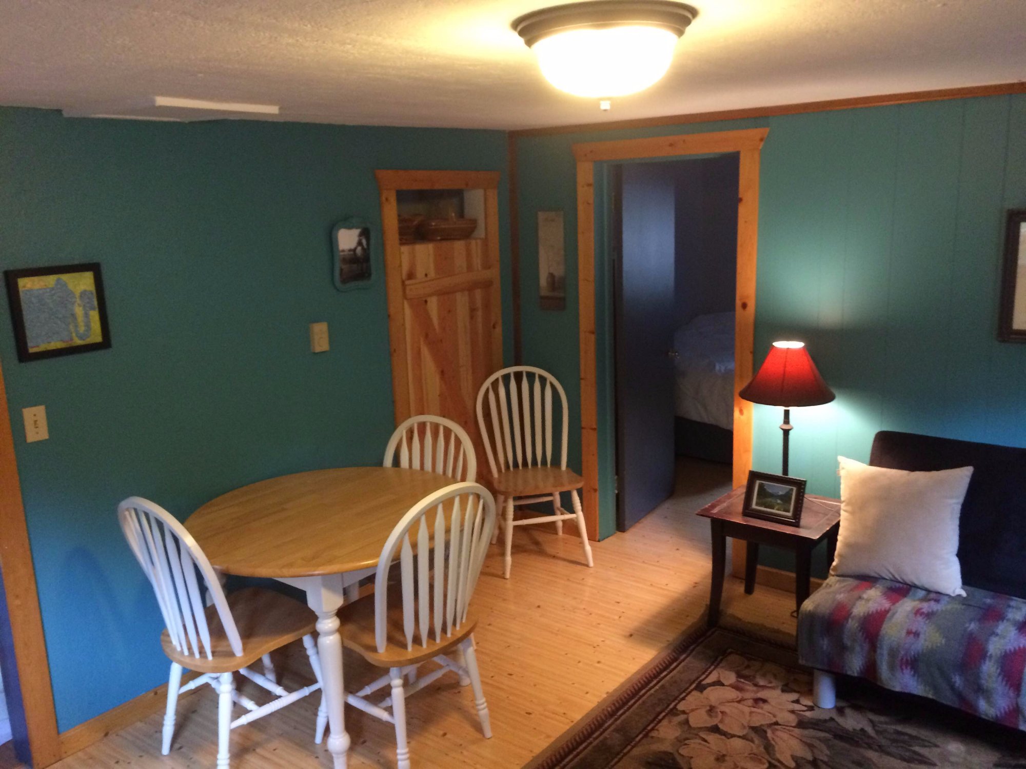 Hotel photo 16 of Flathead Lake Resort.