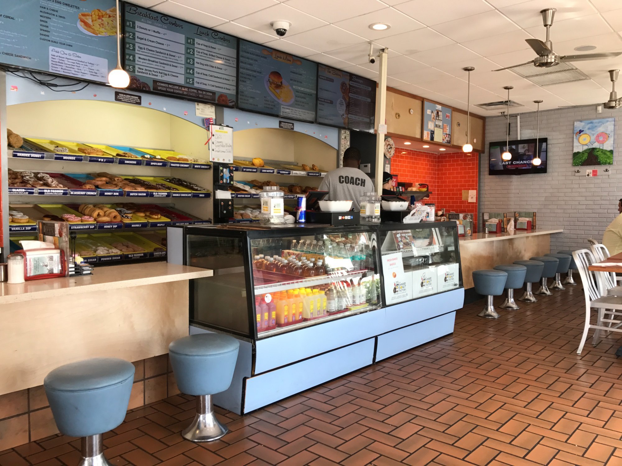 THE DANDEE DONUT FACTORY, Pompano Beach - Restaurant Reviews, Photos ...