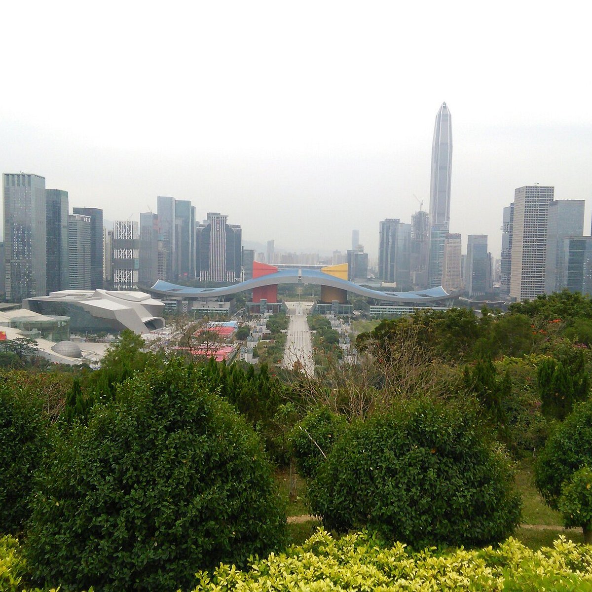 Futian shenzhen china. Шэньчжэнь парк. Shenzhen Shenwan Street Park. Шэньчжэнь, Гуандун, Китай. Шеньжень парки. Парк Ляньхуашань.