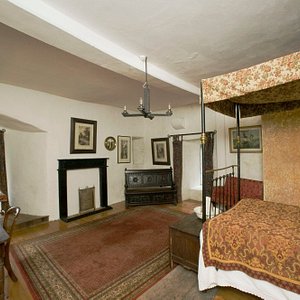 Clomantagh Castle Bedroom