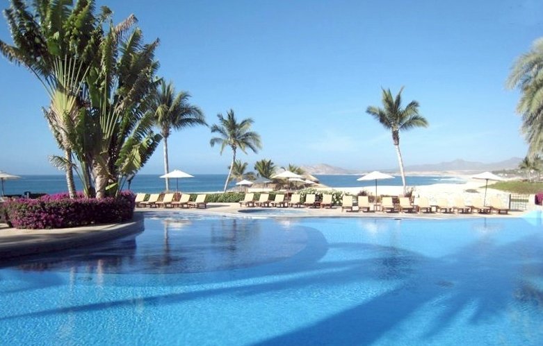 Infinity edge main pool 