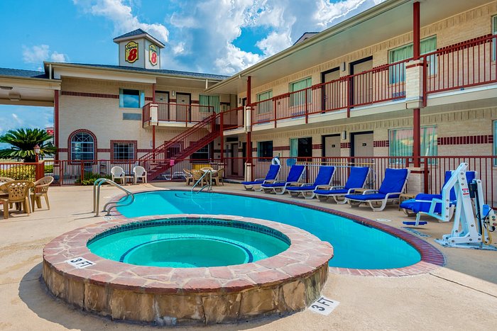 Surestay By Best Western New Braunfels Pool Fotos Und Bewertungen