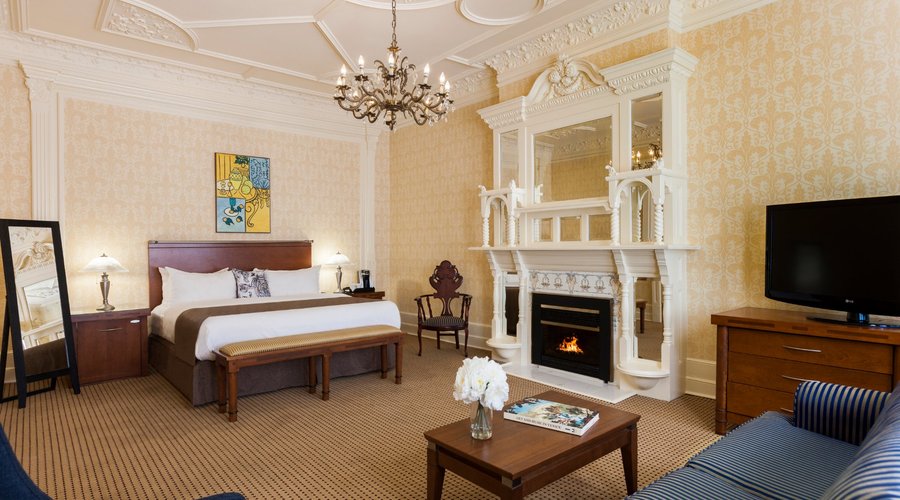 Versailles Suite King bed and Sitting area
