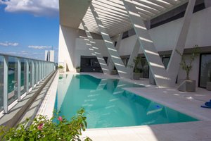 Piscina y playa