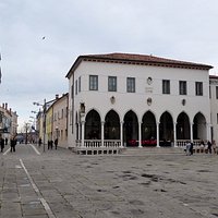 Loggia (1463), place Titov, Koper