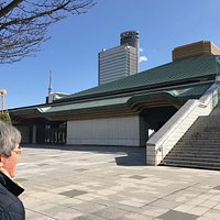 国技館の1階にあります