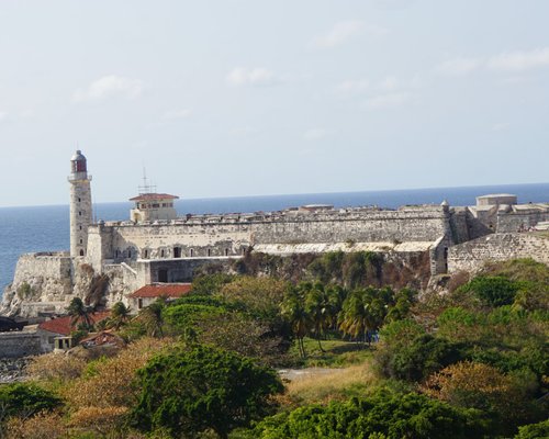 Premium Photo  View of the atlantic ocean from the fortress of san carlos  de la cabana in havana cuba