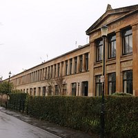 1-10 Moray Place with no cars