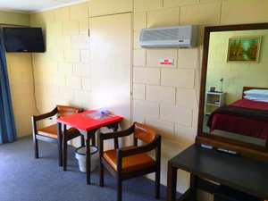 Room & Suite