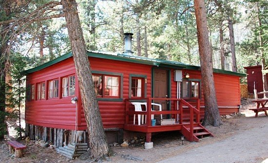 Yellowstone Lodge – Sunshine Mountain Retreat