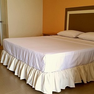 Matutinao Beach new rooms w/ AC, Cable tv, Own Toilet, Hot/Cold Shower, Towels, Quality Beds/Pil