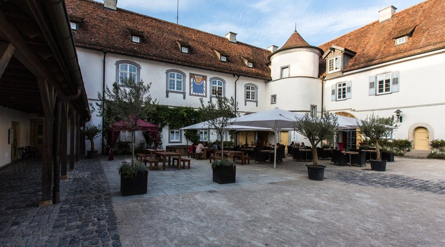 Restaurant auf Schloss Filseck image 3 - Full view
