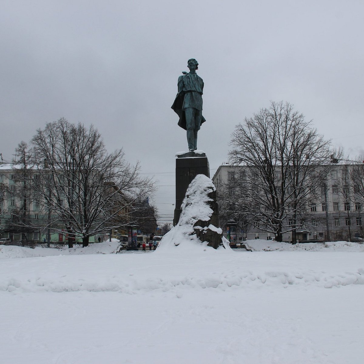 Памятник горькому в нижнем новгороде фото