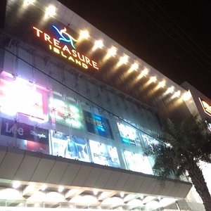 What better way to carry - Treasure Island Mall Indore