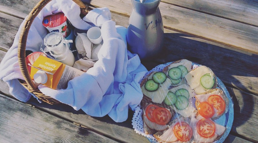 Aland breakfast basket