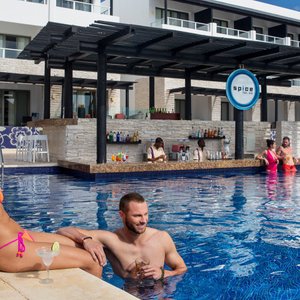 Royalton CHIC Punta Cana, An Autograph Collection Resort &amp; Casino - Adults Only, hotel in Punta Cana