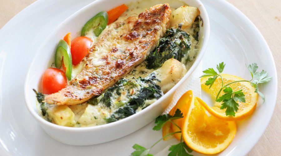 filet of perch in white sauce