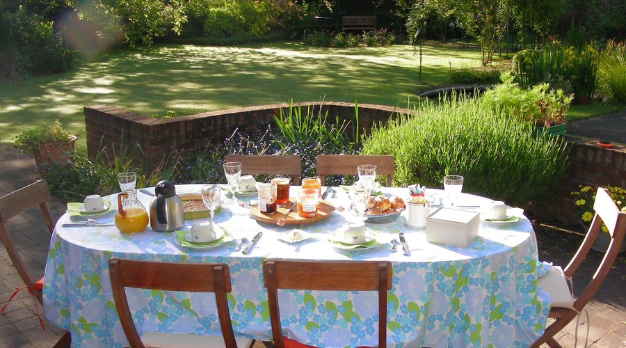 petit déjeuner sur la terrasse