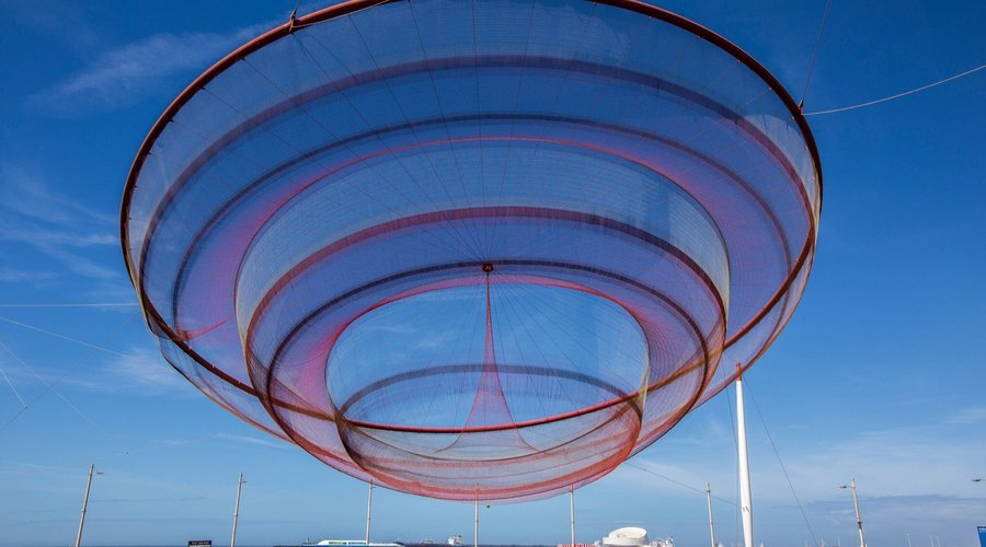 Escultura De Rede De Janet Echelman