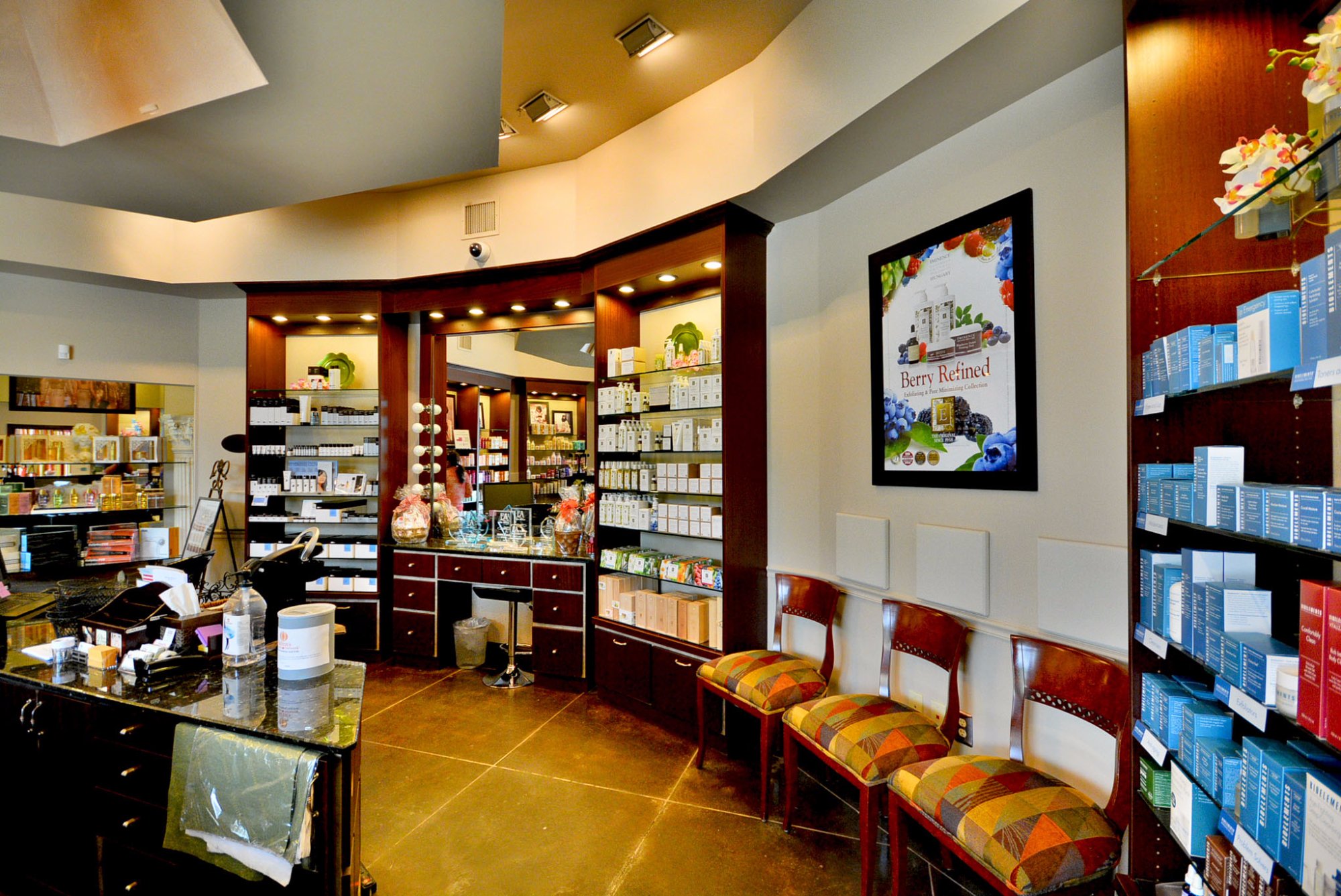 DIVINE DESIGNS SALON SPA Brandon All You Need To Know BEFORE You Go   Check In Lobby Retail 