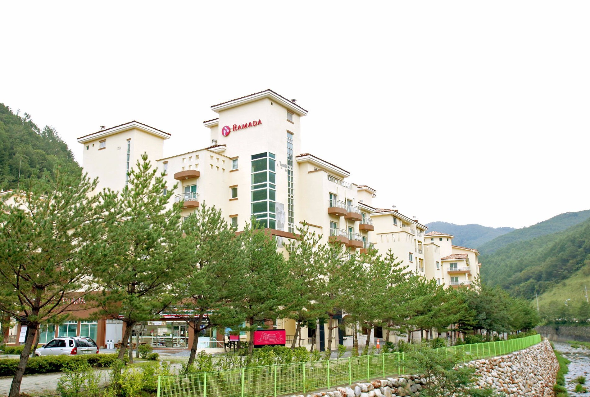 Ramada by Wyndham Gangwon Taebaek image