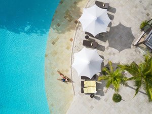 Pool & Beach