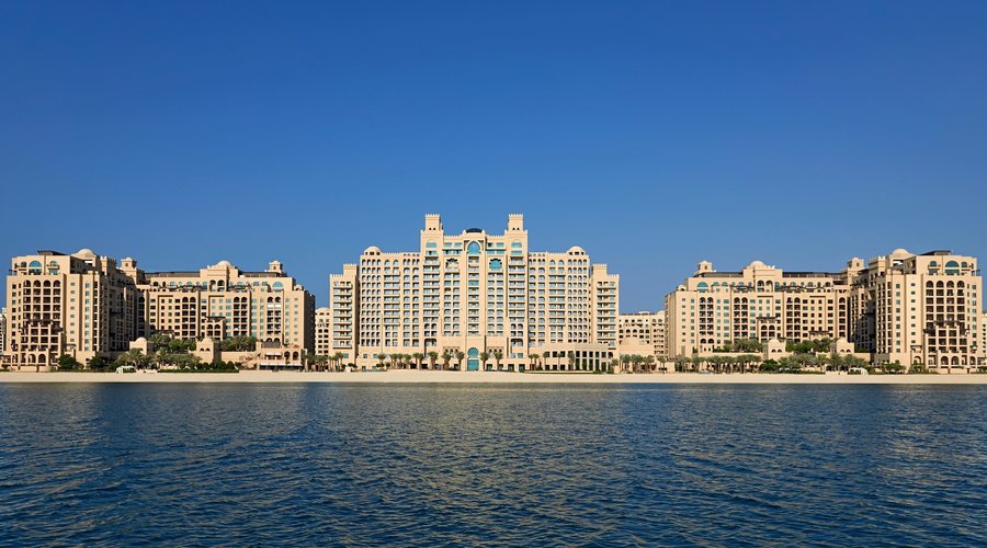 Fairmont The Palm is an idyllic five-star beach resort resort situated in Dubai.