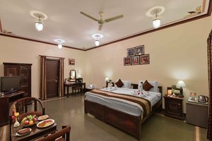 Room & Suite