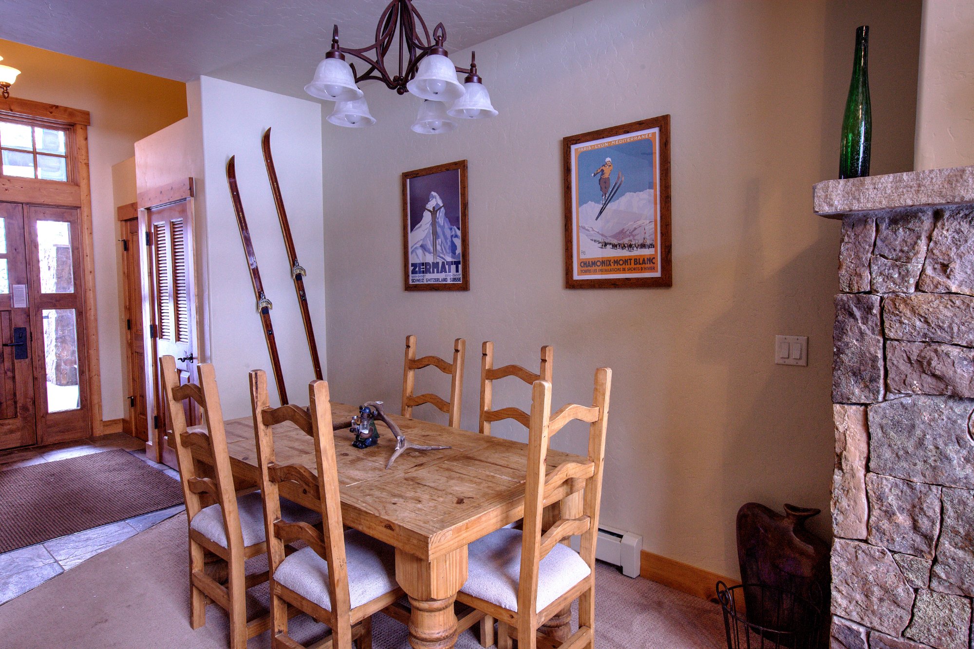 Hotel photo 23 of Mountain Thunder Lodge.