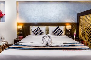 Room & Suite