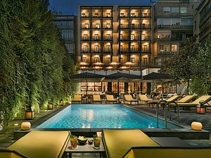 H10 Metropolitan in Barcelona, image may contain: Hotel, Resort, Pool, Water