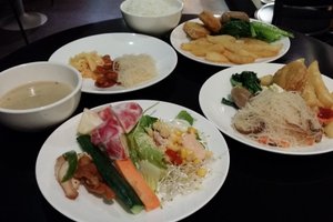 用餐 