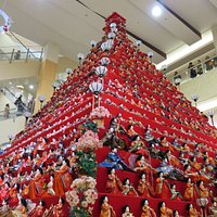 鴻巣のピラミッドひな壇