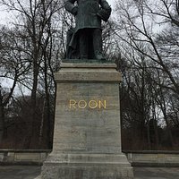 Roon-Denkmal