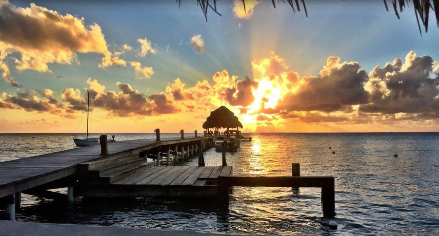 Sunrise over the Xanadu dock