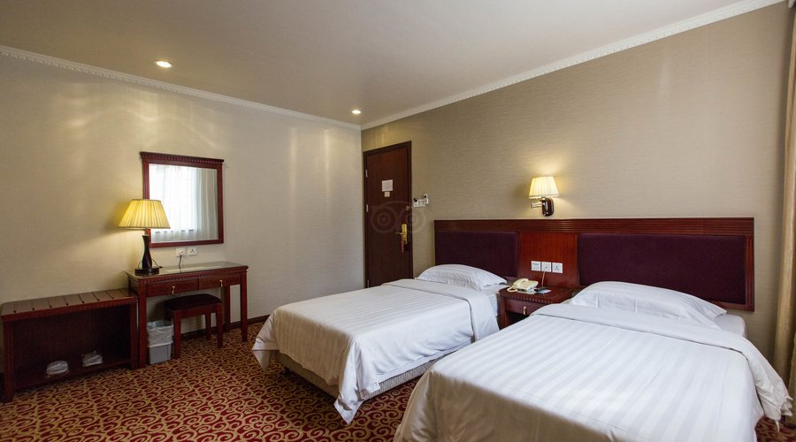 The Standard Twin Room at the East Asia Hotel Macau