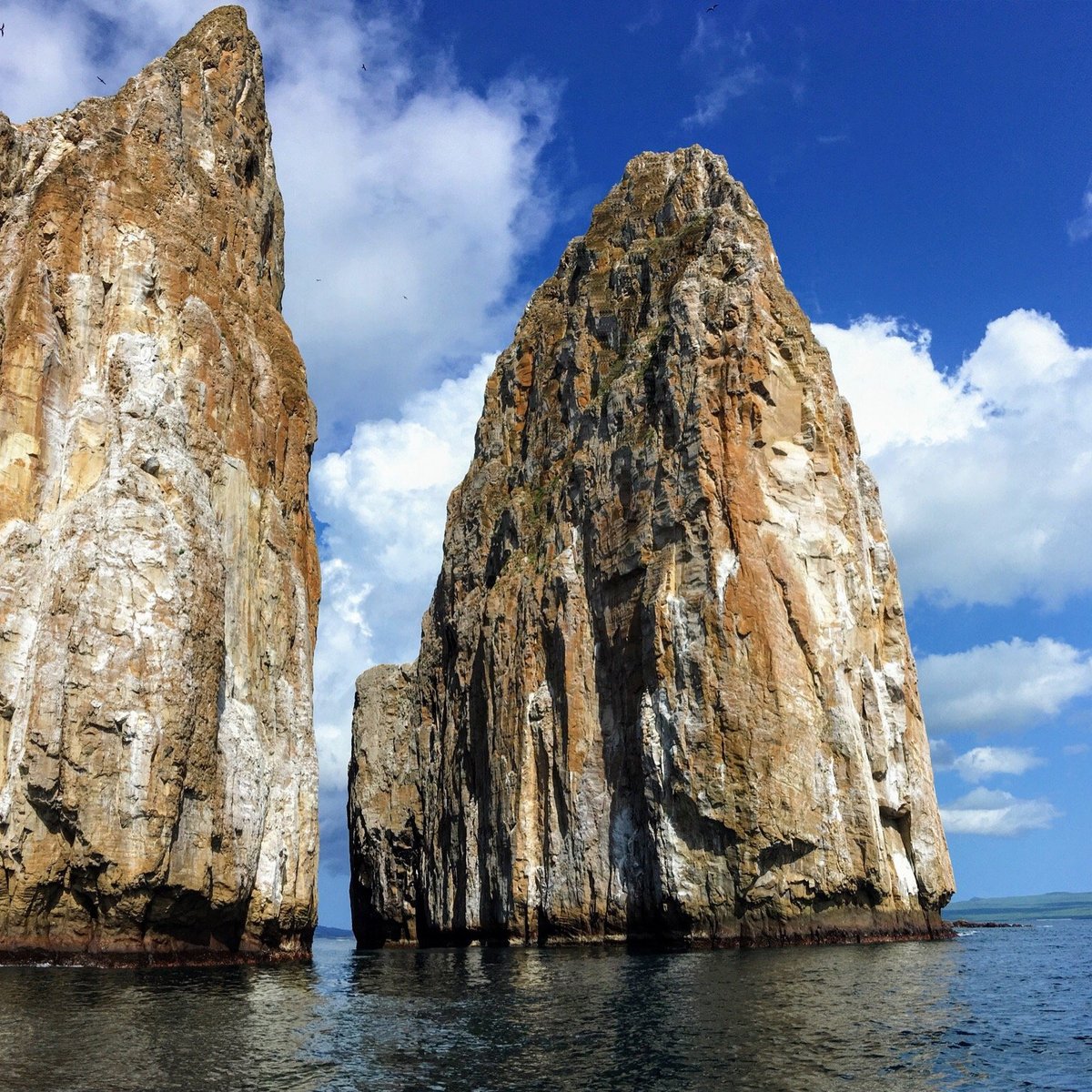 The Ultimate Traveler's Handbook to Kicker Rock in the Galapagos - Safety Tips for Visiting Kicker Rock