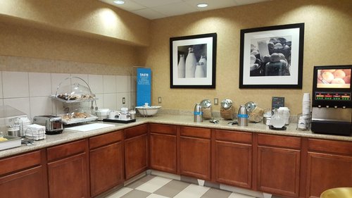 HAMPTON INN & SUITES PALMDALE - Updated 2023 Prices & Hotel Reviews (CA)