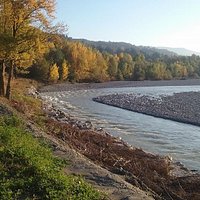 l'ansa del fiume in splendidi colori autunnali