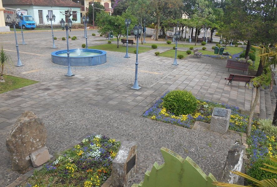 Praça Padre José Ferlin image