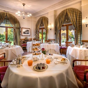 Villa Margherita Hotel in Mira, image may contain: Dining Room, Dining Table, Table, Restaurant