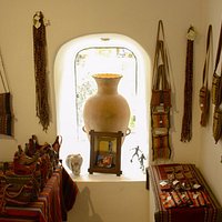 Cerámica y Tejido Hecho por manos Quechuas