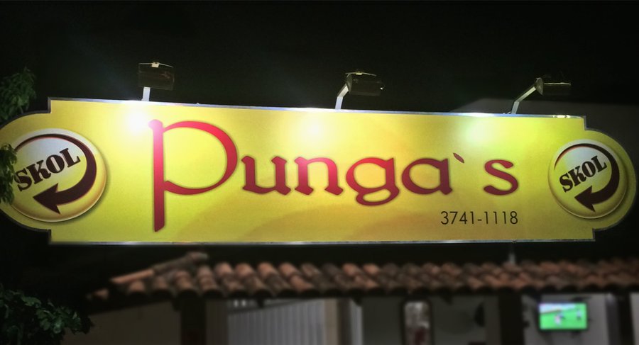 Você está chegando aqui na nossa cidade. Procura por um bom local para fazer sua refeição. 