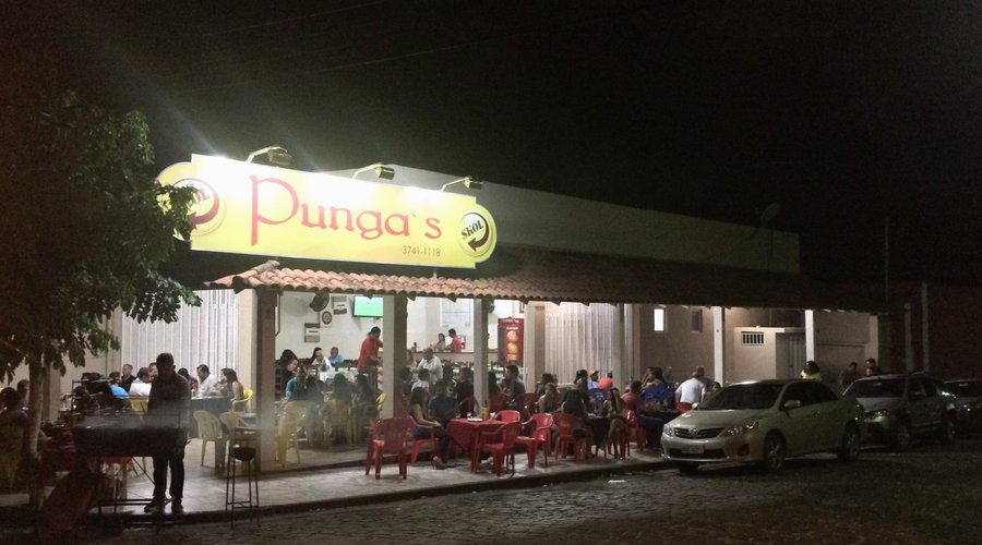 Nós indicamos a churrascaria do Punga's. Ambiente agradável, cardápio variado e um tempero sem i