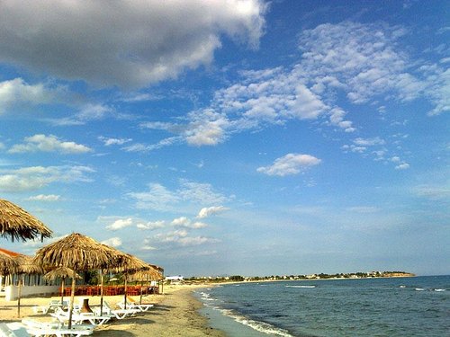 Οι τρεις καλύτερες παραλίες τής Ροδόπης. να τις ενισχύσουν οι Συριζαίοι σε ανταπόδοση! A-long-beach