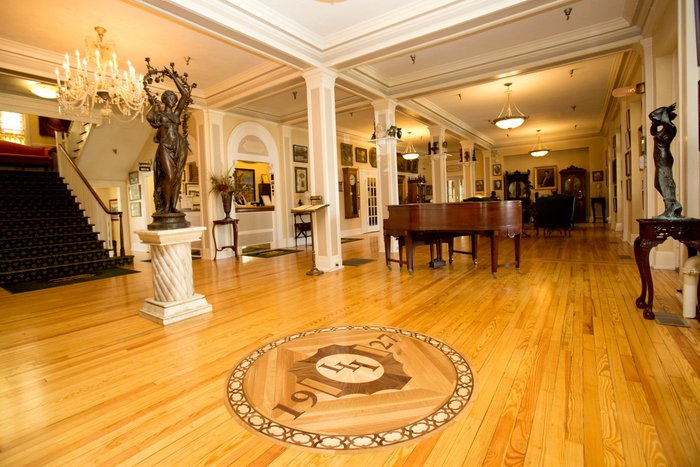 THE 1927 LAKE LURE INN AND SPA : Prezzi e Recensioni 2023