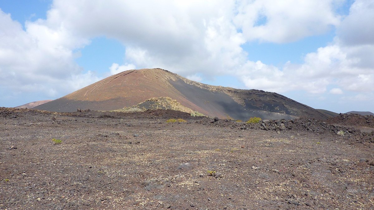 Caldera Colorada (Tinajo) - All You Need to Know BEFORE You Go