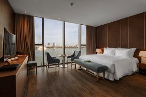 Room & Suite