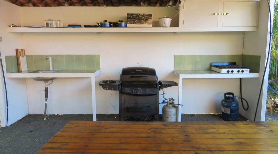 Outdoor Rancho and shared kitchen, barbecue
